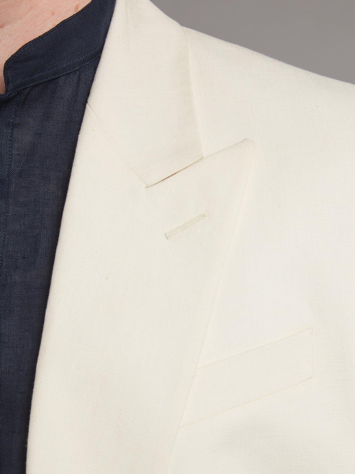 Cadogan Suit Linen - Ivory