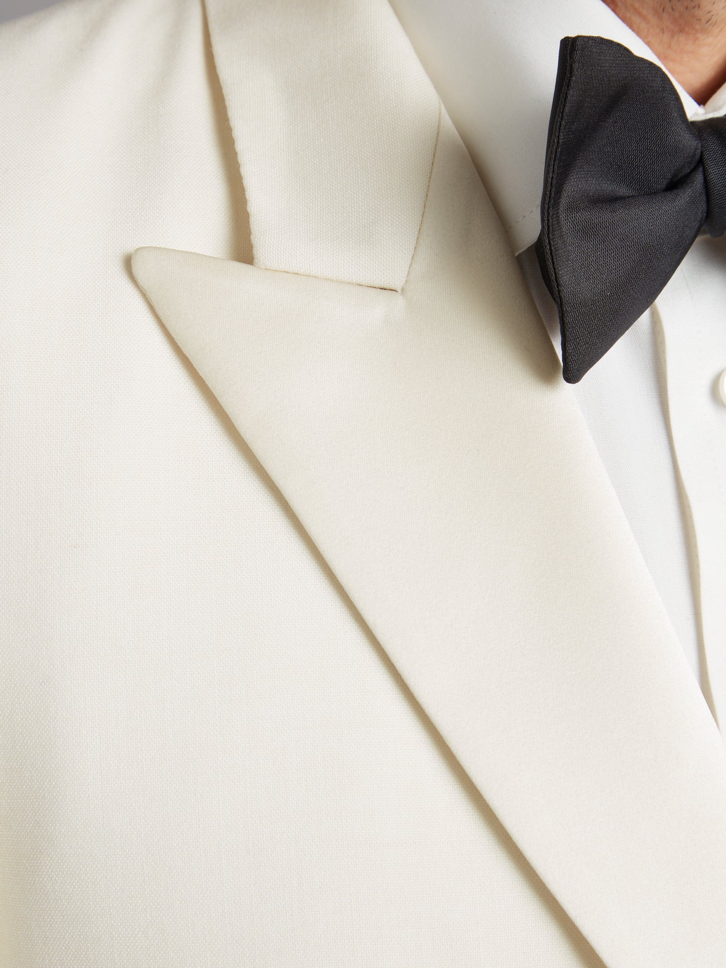 Carlyle Tuxedo Jacket - White